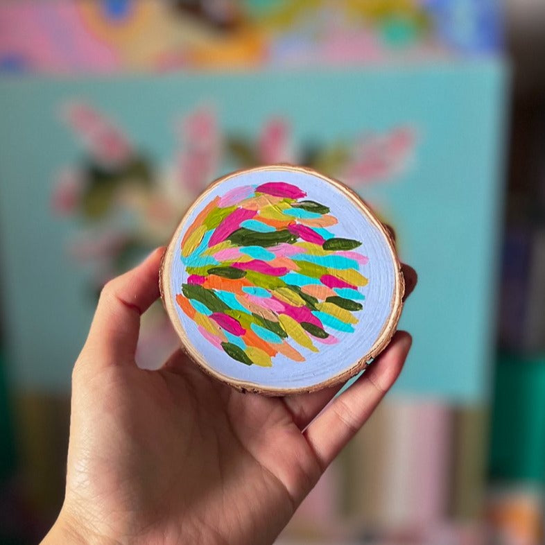 Painted log (small) - Bird's feathers