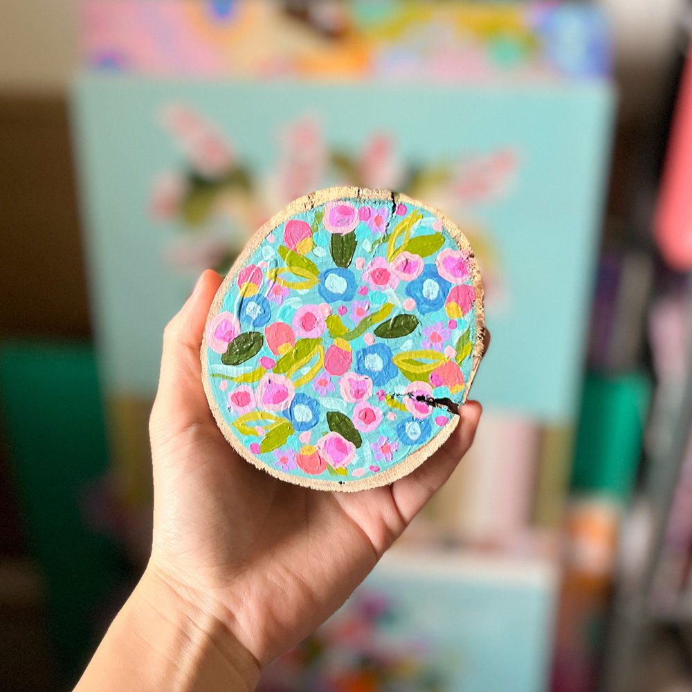 Painted log - Blue confetti roses